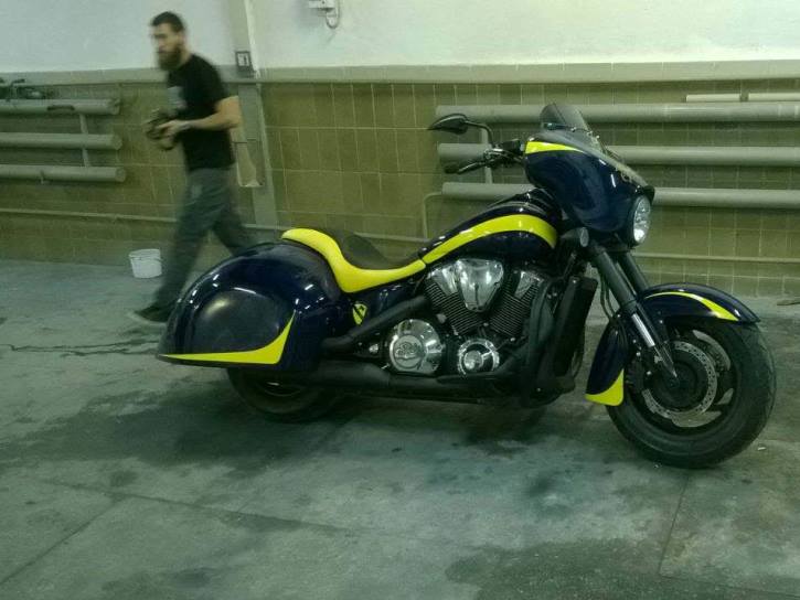 Кастом покраска бака мотоцыкла Харлей-Дэвидсон, байка. Kastom (Customizing) Harley-Davidson.